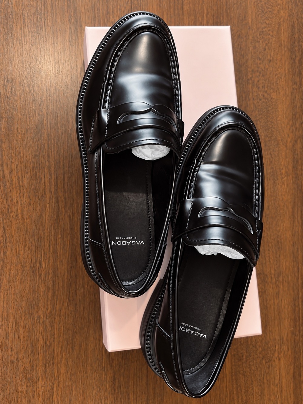 Vagabond Black Leather Penny Loafers